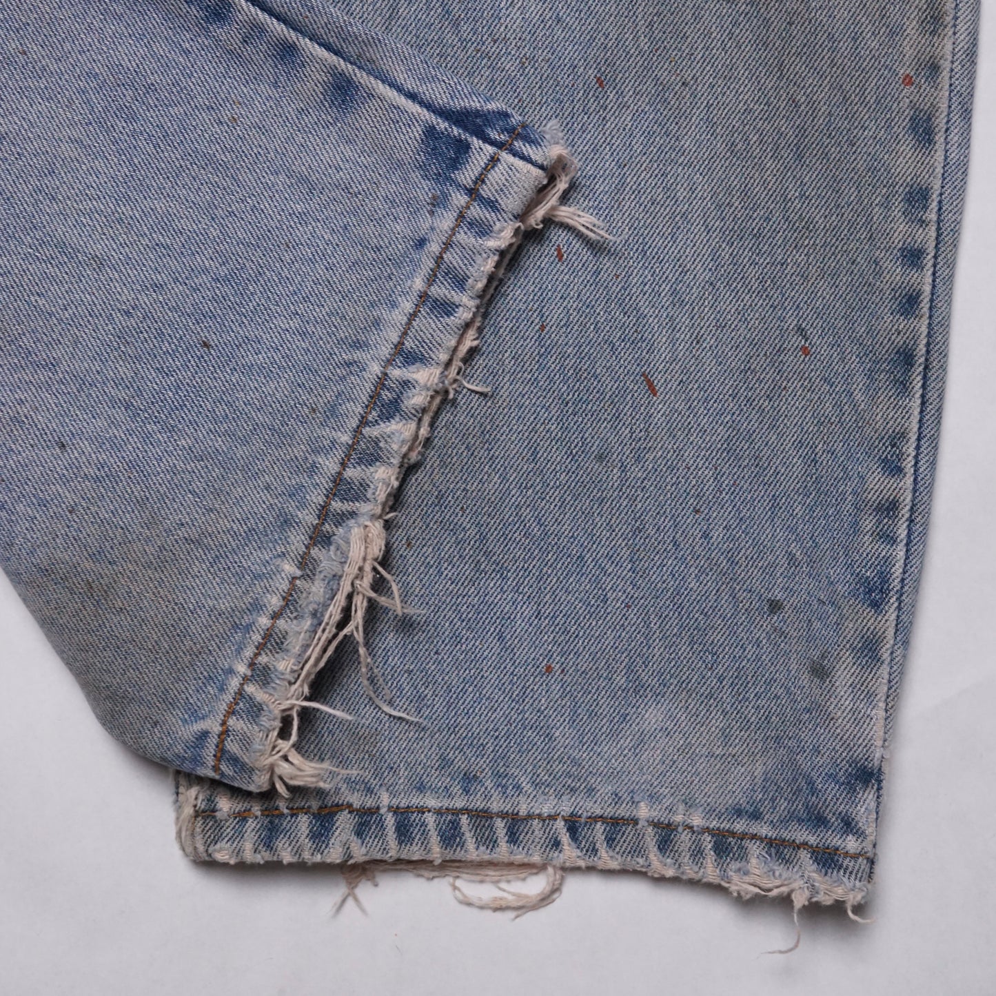 1990s Levi 550 "Oil Stains" Size: 32W/31L