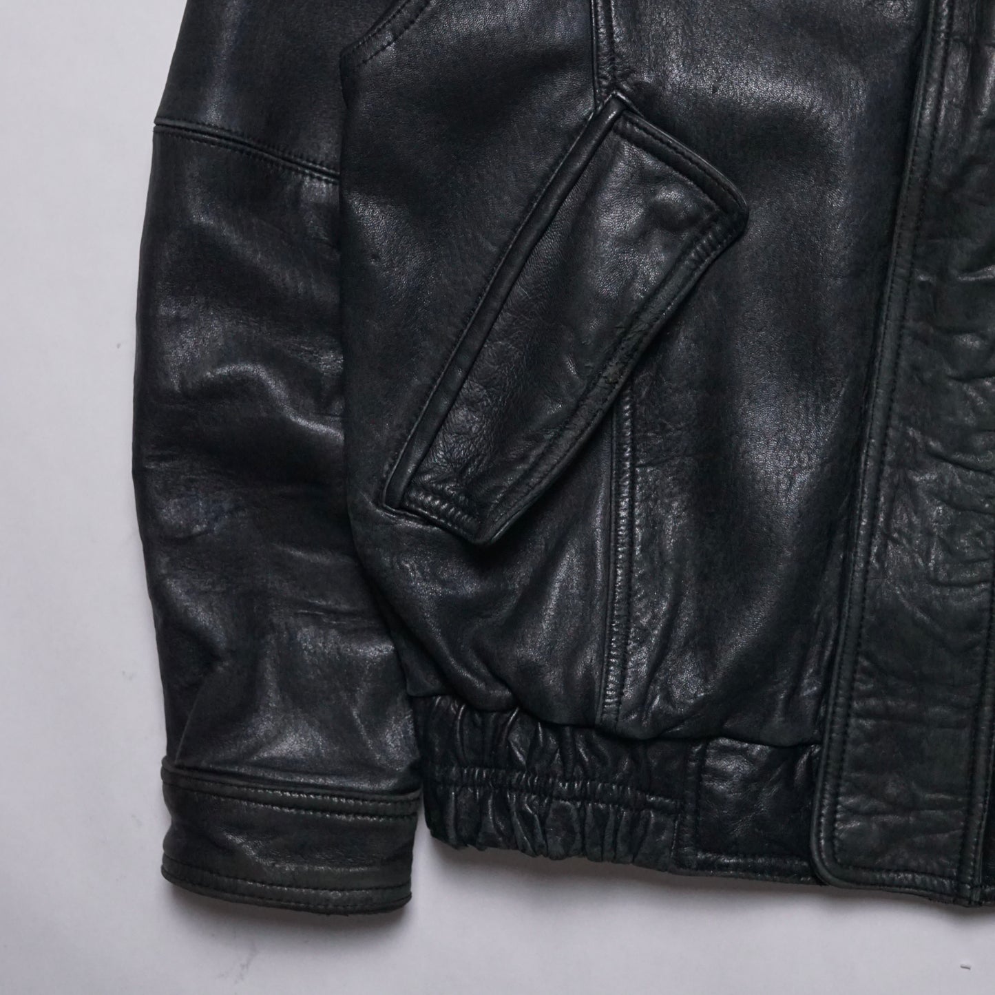 2000s Leather Bomber Jacket “Black” Size: L