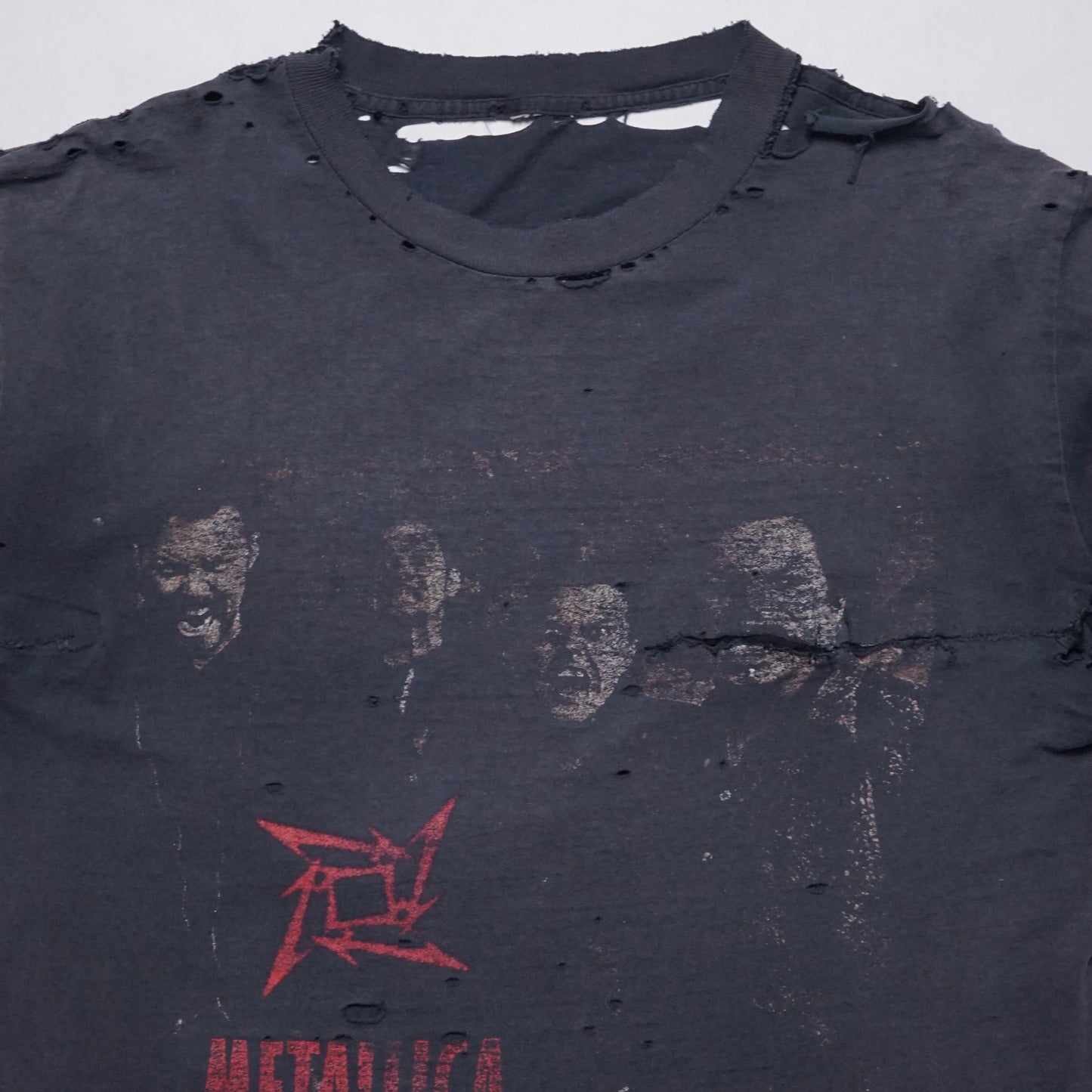 1990s Metallica "Distressed" Size: L