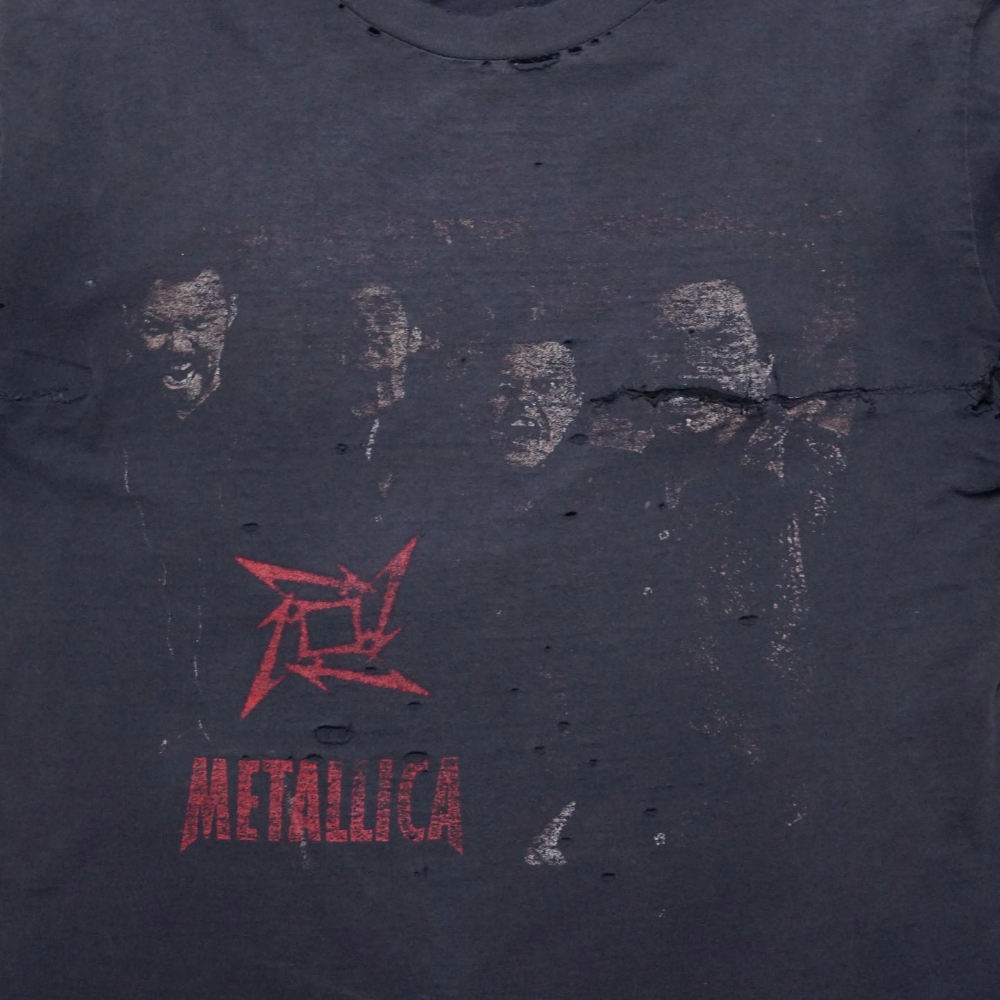 1990s Metallica "Distressed" Size: L