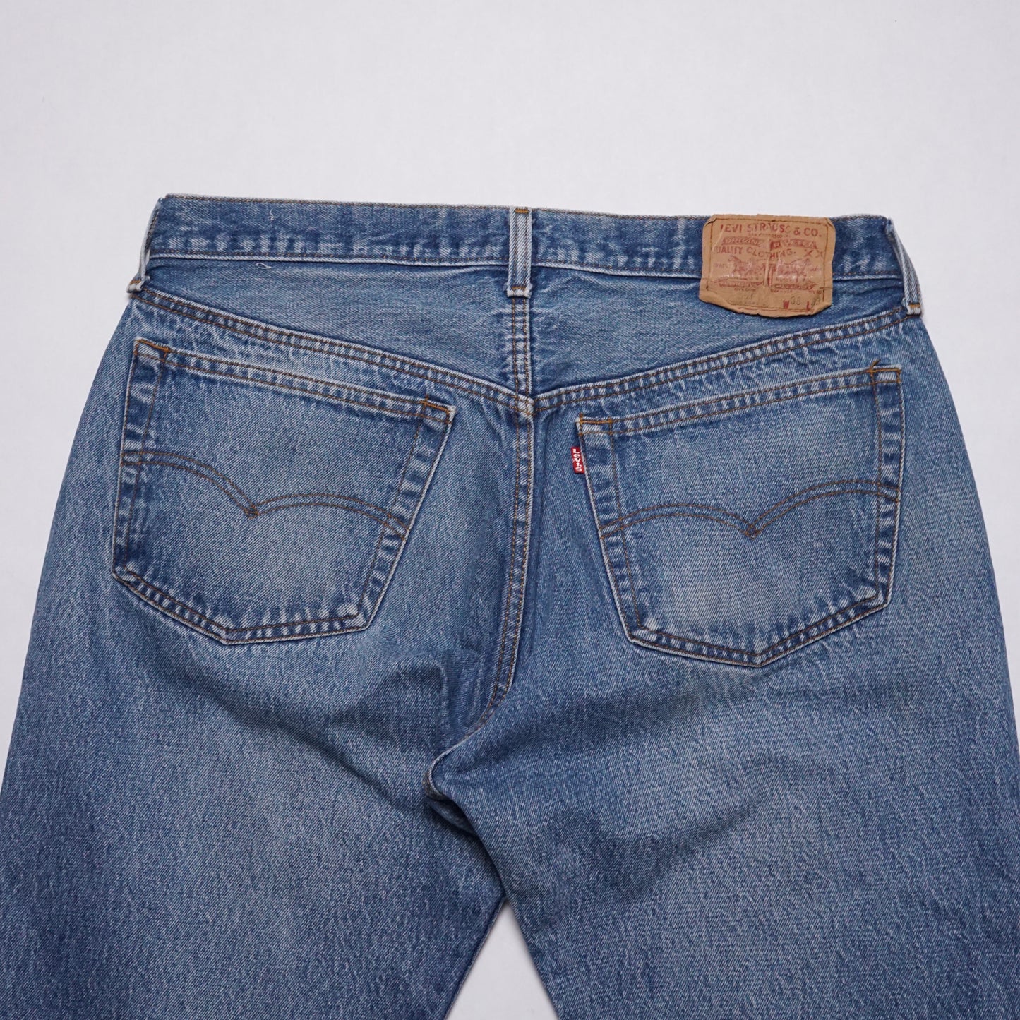 1990s Levi 501 “Stone” Size: 35W/31L