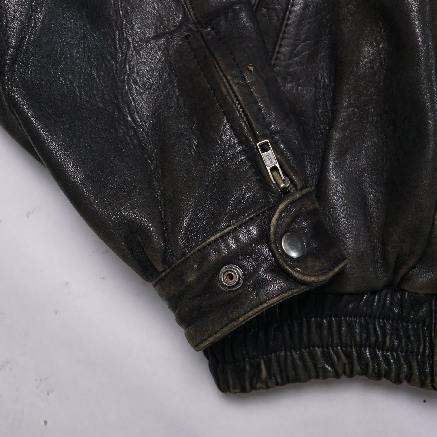 1980s Leather Bomber Jacket “Black” Size: M/L