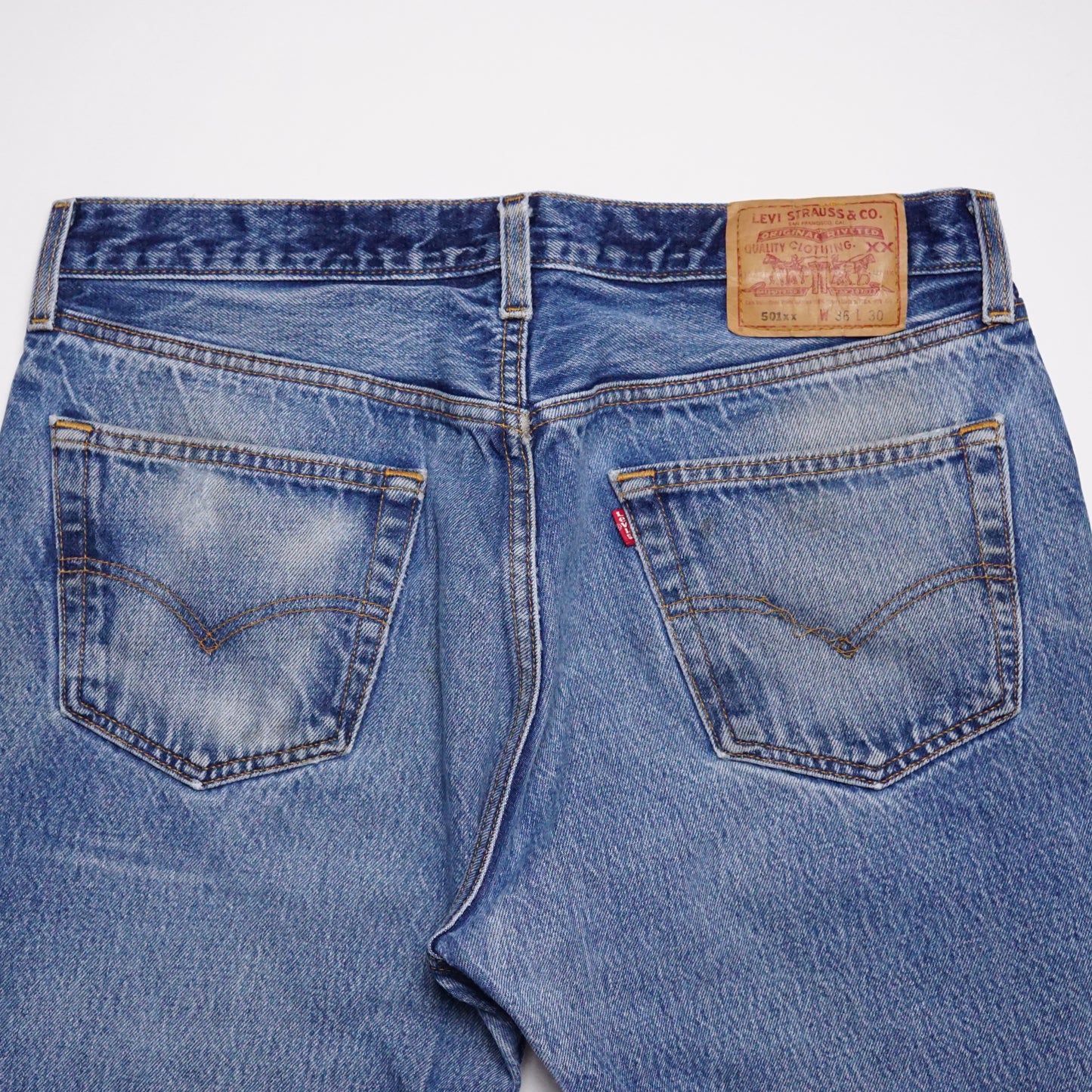 1990s Levi 501 "Light Wash" Size: 34W/28L